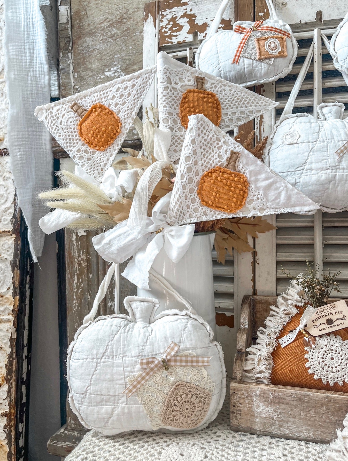 Pumpkin Pennant Vase Filler