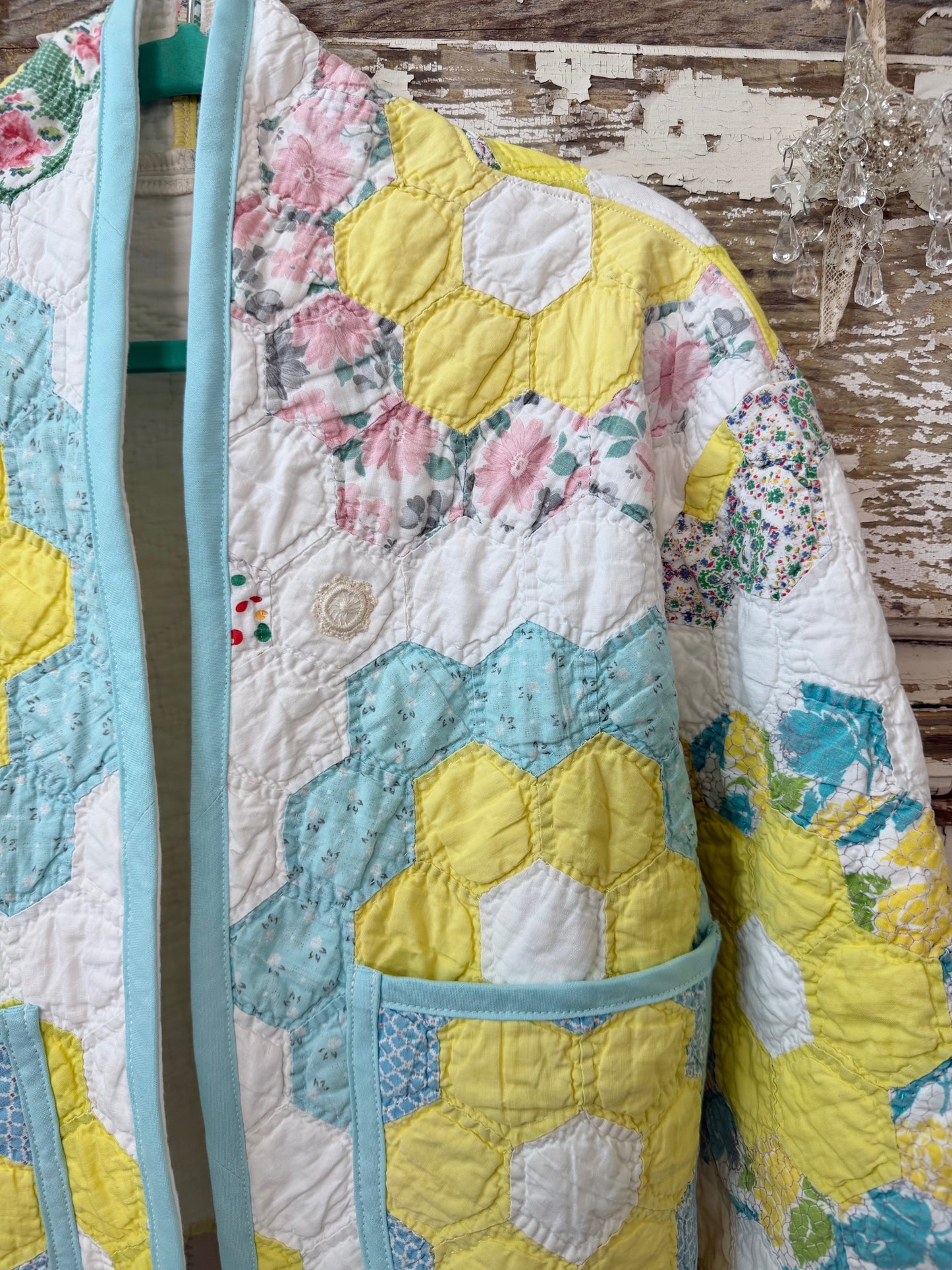 Buttercup Garden Quilt Jacket - Size Small: Oversized Style Fit